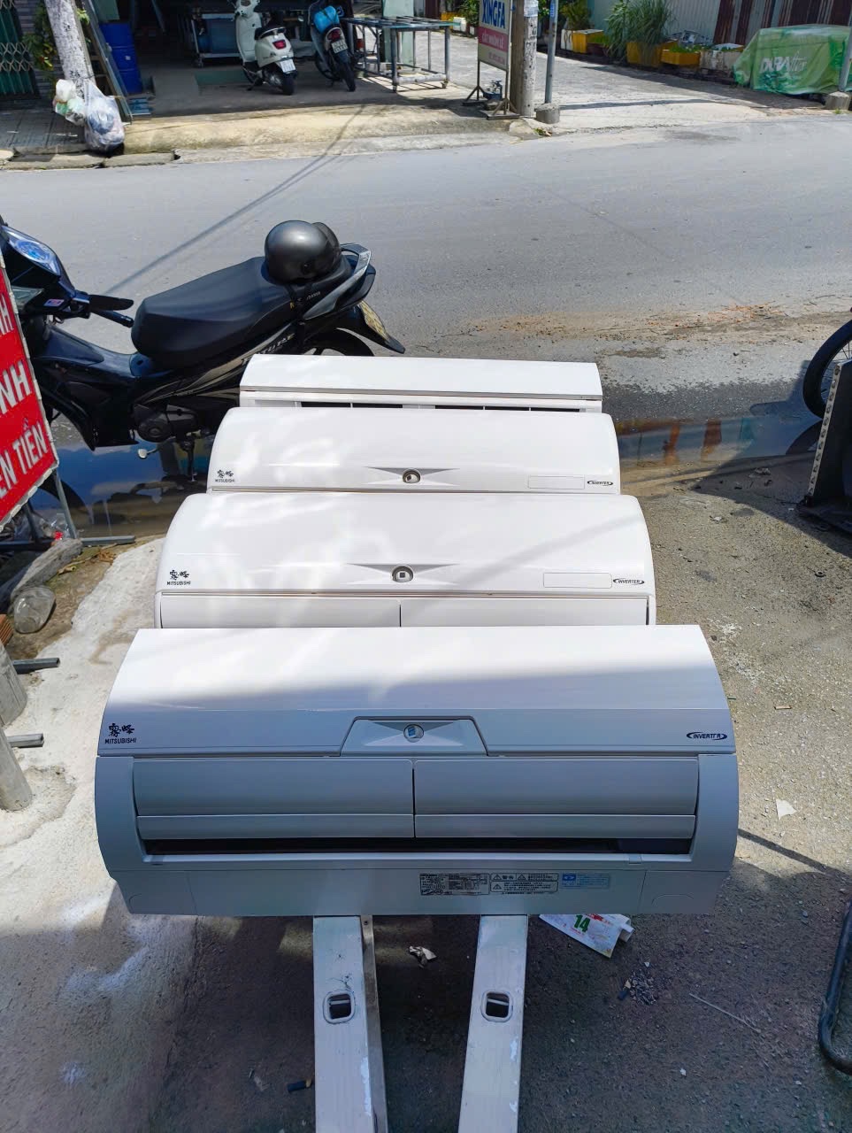 Mitsubishi Inverter 2 chiều điện 200V - công suất 2.0HP